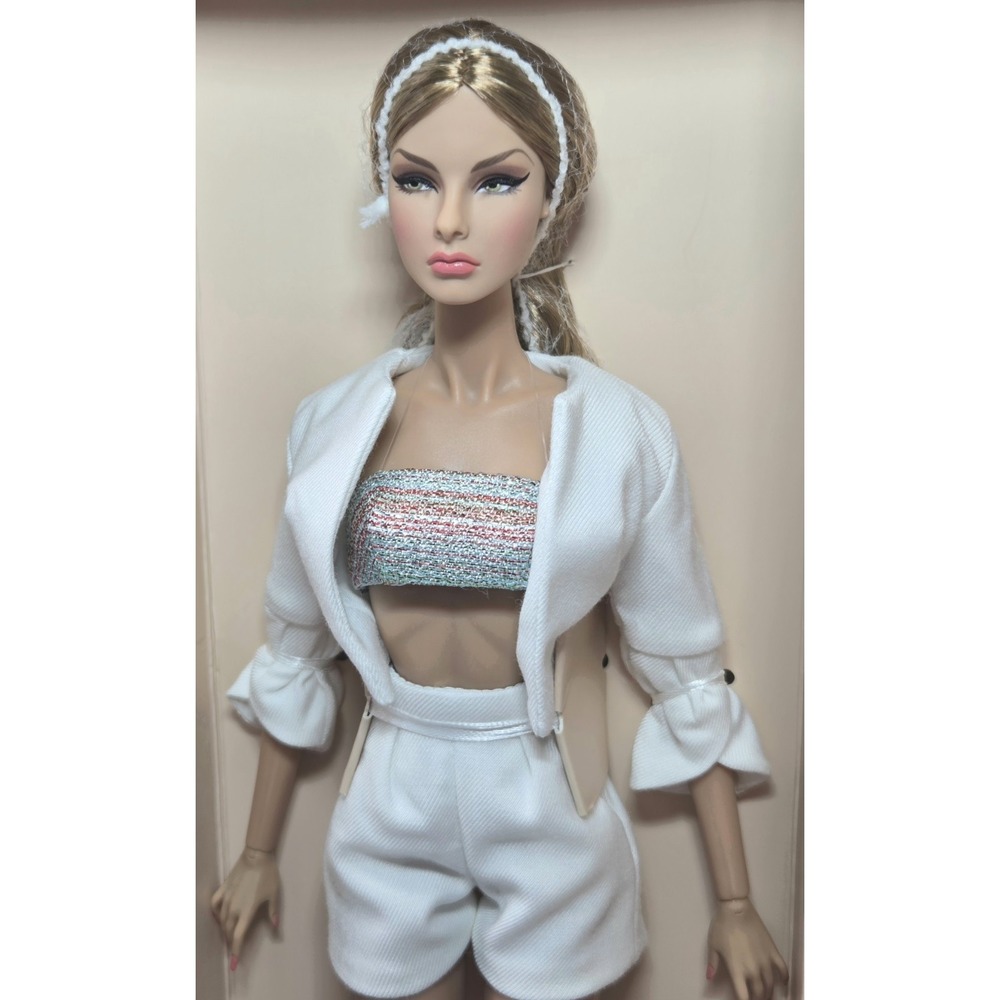 Integrity Toys "Fresh Perspective" Baroness Agnes Von Weiss 91467 NIB